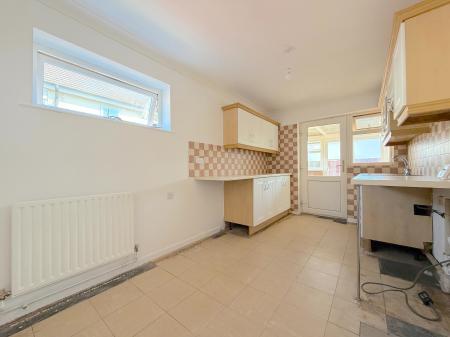 2 bedroom Semi-detached bungalow for sale in Cannock Road, Chadsmoor, Cannock, WS11