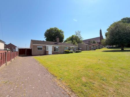2 bedroom Semi-detached bungalow for sale in Cannock Road, Chadsmoor, Cannock, WS11