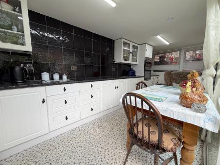 3 bedroom End of terrace house for sale in Brownhills Road, Norton Canes, Cannock, WS11