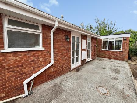 2 bedroom Bungalow for sale in Charterfield Drive, Heath Hayes, Cannock, WS12