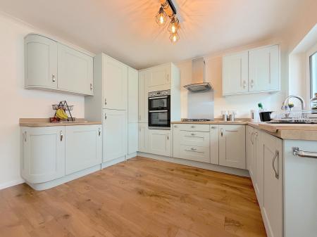 4 bedroom Detached house for sale in Thirlmere Close, Cannock Town Centre, Cannock, WS11
