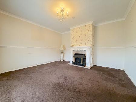 4 bedroom Detached bungalow for sale in Sundour Crescent, Wednesfield, Wolverhampton, WV11