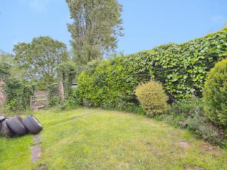 4 bedroom Detached bungalow for sale in Sundour Crescent, Wednesfield, Wolverhampton, WV11