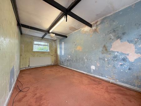 4 bedroom Detached bungalow for sale in Sundour Crescent, Wednesfield, Wolverhampton, WV11