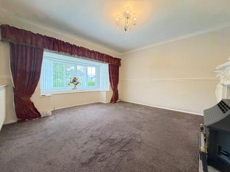 4 bedroom Detached bungalow for sale in Sundour Crescent, Wednesfield, Wolverhampton, WV11