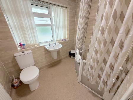 4 bedroom Detached bungalow for sale in Sundour Crescent, Wednesfield, Wolverhampton, WV11