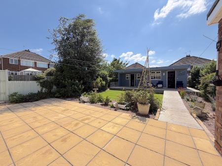4 bedroom Bungalow for sale in Lambourne Close, Great Wyrley, Walsall, WS6