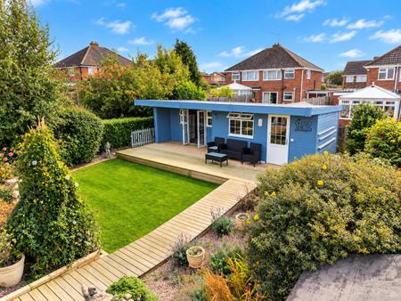 4 bedroom Bungalow for sale in Lambourne Close, Great Wyrley, Walsall, WS6