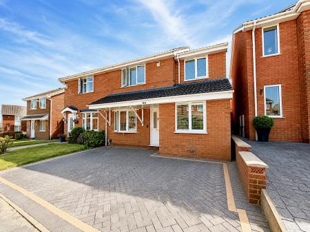 3 bedroom Semi-detached house for sale in Bond Way, Hednesford, Cannock, WS12