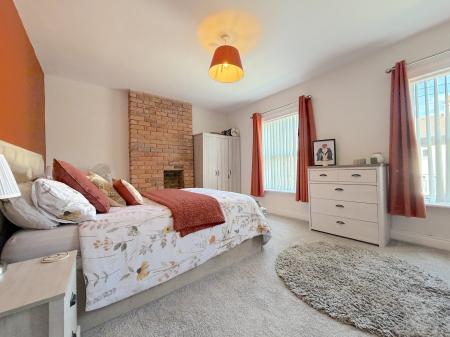 3 bedroom Terraced House for sale in Stafford Road, Cannock Town Centre, Cannock, WS11