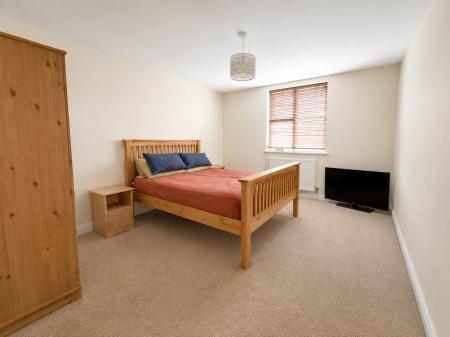 1 bedroom Flat for sale in 94 Hednesford Road, Hednesford, Cannock, WS12