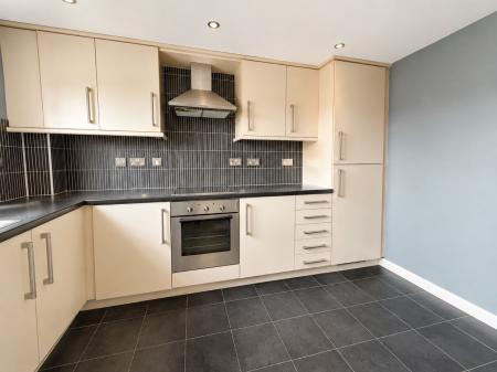 1 bedroom Flat for sale in 94 Hednesford Road, Hednesford, Cannock, WS12