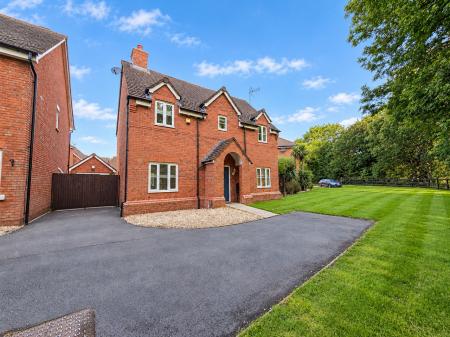 4 bedroom Detached house for sale in Nuthatch Close, Cannock Town Centre, Cannock, WS11