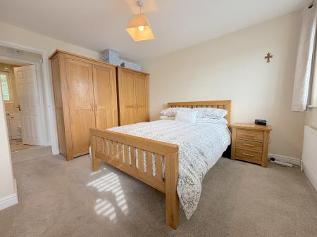 2 bedroom Semi-detached house for sale in Ragley Drive, Willenhall, Wolverhampton, WV13