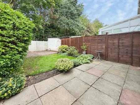 2 bedroom Semi-detached house for sale in Ragley Drive, Willenhall, Wolverhampton, WV13