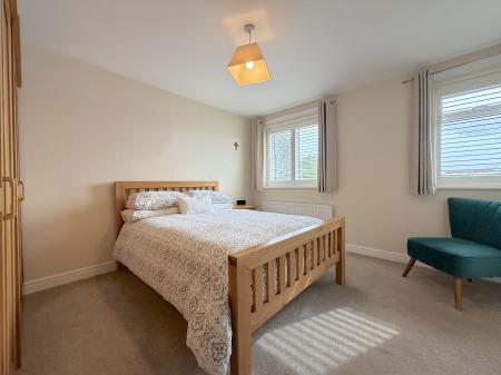 2 bedroom Semi-detached house for sale in Ragley Drive, Willenhall, Wolverhampton, WV13