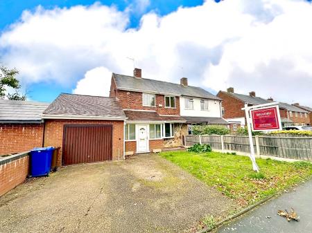 Banbury Road, Cannock, WS11
