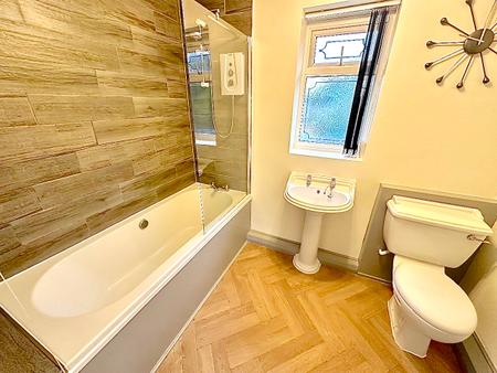 2 bedroom Semi-detached house to let in Banbury Road, Cannock, WS11