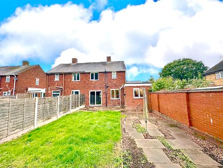 2 bedroom Semi-detached house to let in Banbury Road, Cannock, WS11