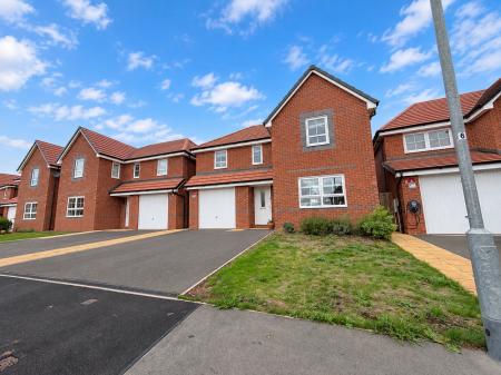4 bedroom Detached house for sale in Dawes Way, Hednesford, Cannock, WS12