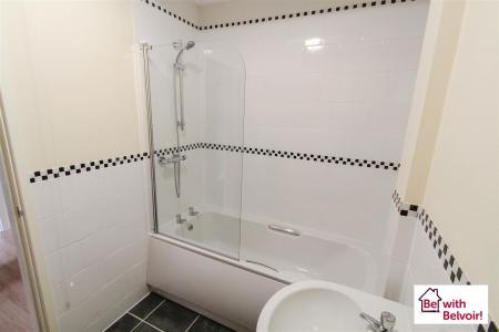 3 bedroom Apartment to let in Coulthwaite Way, Rugeley, WS15