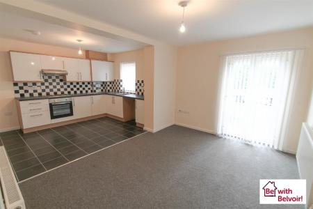3 bedroom Apartment to let in Coulthwaite Way, Rugeley, WS15