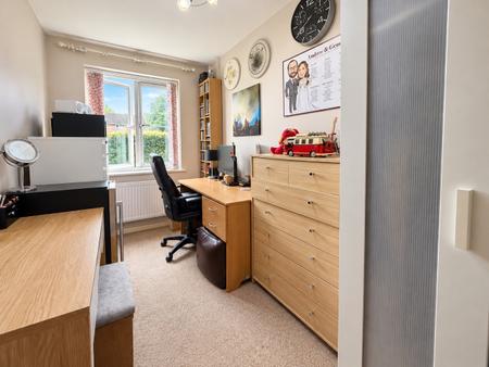 2 bedroom Flat for sale in Heath Way, Heath Hayes, Cannock, WS11