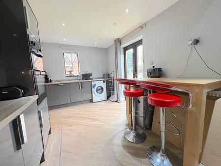 3 bedroom Semi-detached house for sale in Moorland Road, Chadsmoor, Cannock, WS11