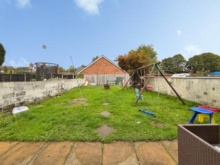 3 bedroom Semi-detached house for sale in Moorland Road, Chadsmoor, Cannock, WS11