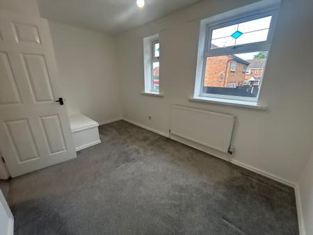 2 bedroom Terraced House to let in Blake Close, Cannock, WS11