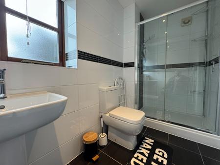 4 bedroom Barn Conversion to let in Lodge Lane, Cannock, WS11