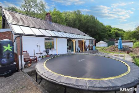 Heatherview Road, Pontypridd, CF37