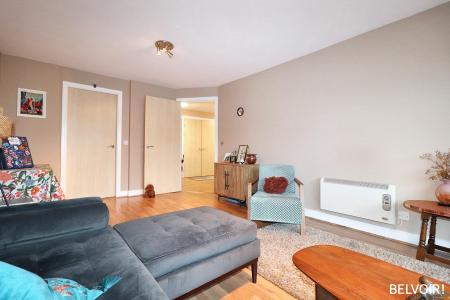 2 bedroom Flat for sale in Pantbach Road, Rhiwbina, Cardiff, CF14
