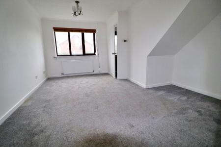 2 bedroom House to let in Heol Bryn Heulog, Llantwit Fardre, Pontypridd, CF38