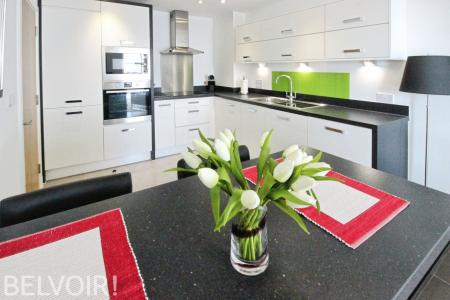 1 bedroom Flat for sale in Prospect Place, Cardiff Bay, Cardiff, CF11