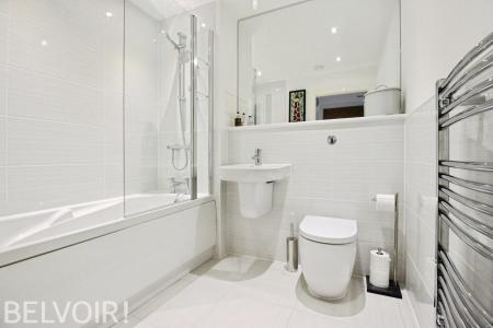 1 bedroom Flat for sale in Prospect Place, Cardiff Bay, Cardiff, CF11