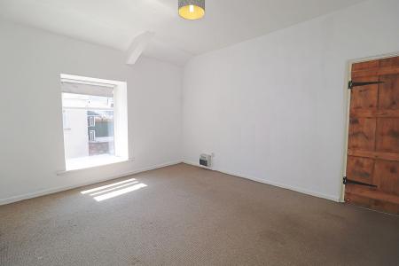 2 bedroom Flat to let in West Street, Trallwn, Pontypridd, CF37