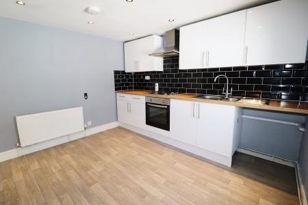 2 bedroom Flat to let in West Street, Trallwn, Pontypridd, CF37