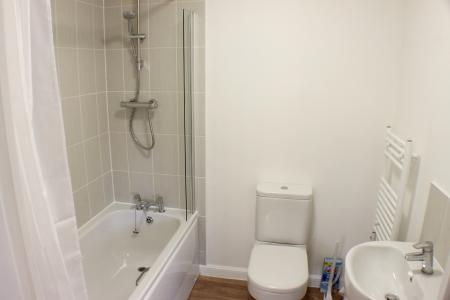 1 bedroom Flat to let in Heol Gruffydd, Rhydyfelin, Pontypridd, CF37