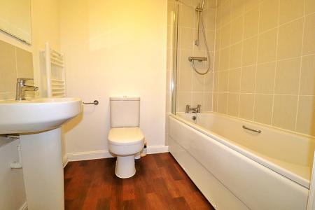 1 bedroom Flat to let in Heol Gruffydd, Rhydyfelin, Pontypridd, CF37