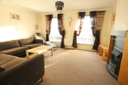 3 bedroom Town house to let in Heol Mynydd Bychan, Heath, Cardiff, CF14