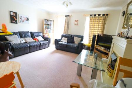 3 bedroom Town house to let in Heol Dewi Sant, Heath, Cardiff, CF14