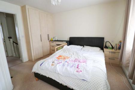 3 bedroom Town house to let in Heol Dewi Sant, Heath, Cardiff, CF14