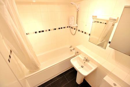 2 bedroom Flat to let in Harrison Way, Cardiff Bay, Cardiff, CF11