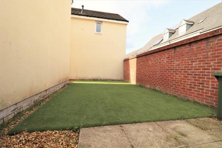 1 bedroom Flat to let in Alexon Way, Hawthorn, Pontypridd, CF37