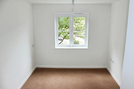 1 bedroom Flat to let in Heol Gruffydd, Rhydyfelin, Pontypridd, CF37