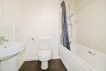 1 bedroom Flat to let in Heol Gruffydd, Rhydyfelin, Pontypridd, CF37