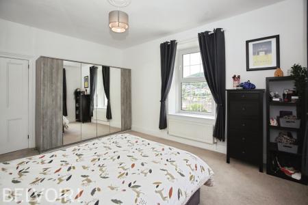 5 bedroom Detached house for sale in Merthyr Road, Pontypridd, CF37