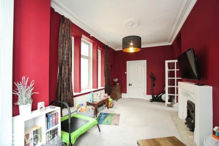 5 bedroom Detached house for sale in Merthyr Road, Pontypridd, CF37