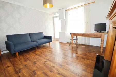 3 bedroom Terraced House to let in Hopkinstown Road, Hopkinstown, Pontypridd, CF37